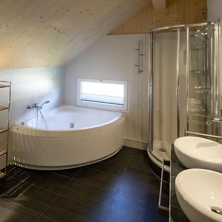 Wellness Bell A Alpesi faház *